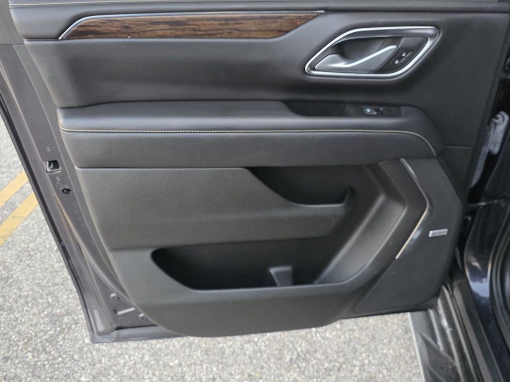 Used 2022 Chevrolet Suburban Premier RWD image 34