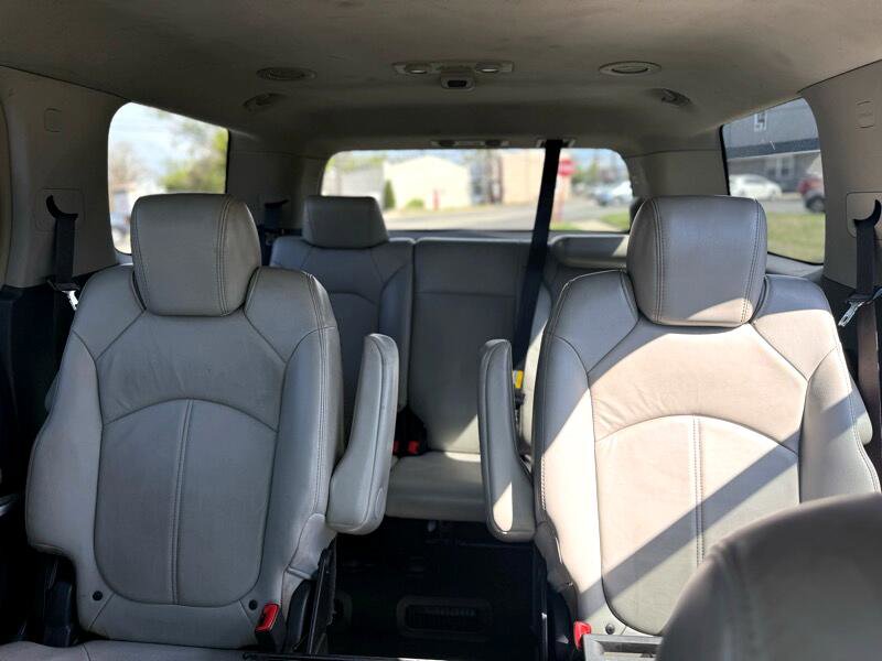 Used 2007 GMC Acadia SLT w/ Convenience Package image 17