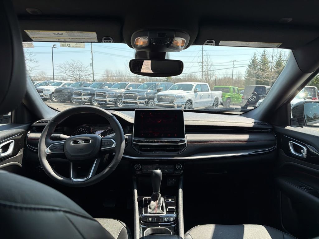 Used 2023 Jeep Compass Trailhawk w/ Trailhawk Convenience Group image 13