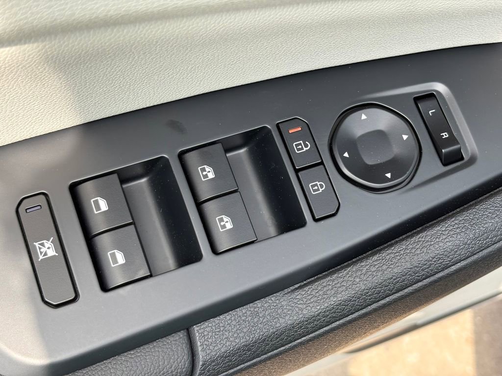 New 2026 Kia Sportage EX FWD image 18