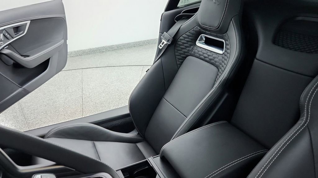 Used 2023 Jaguar F-TYPE Coupe image 22