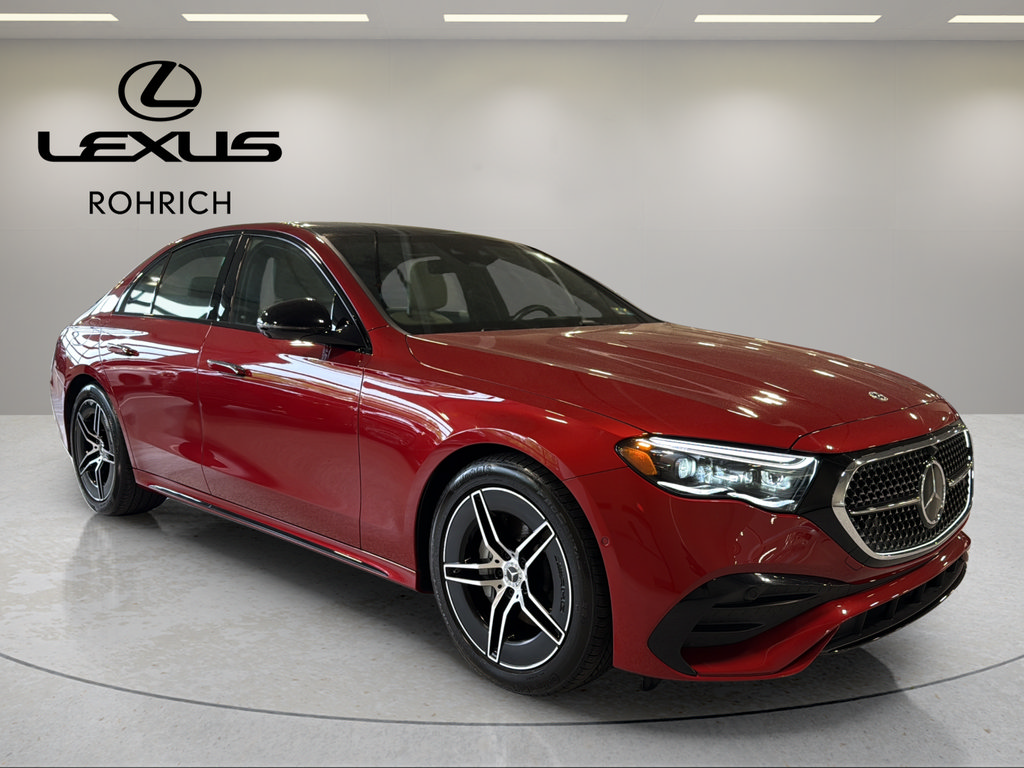 Used 2024 Mercedes-Benz E 350 4MATIC Sedan image 4