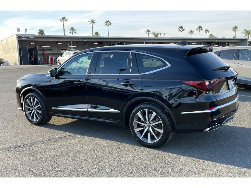 Certified 2025 Acura MDX FWD w/ Technology Package image 3