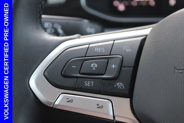 Used 2025 Volkswagen Jetta SE w/ Sunroof Package image 27