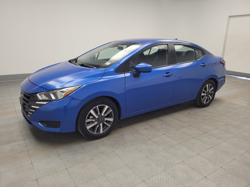 Used 2024 Nissan Versa SV image 2