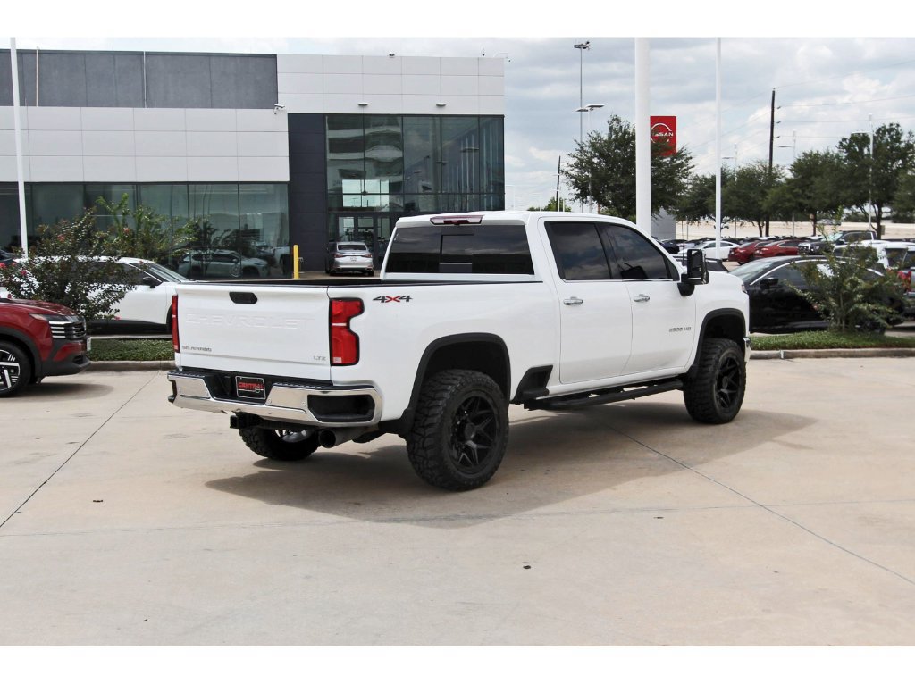 Used 2025 Chevrolet Silverado 2500 LTZ w/ LTZ Convenience Package AWD/4WD image 4