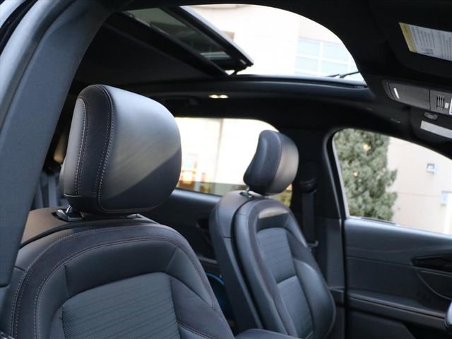 Used 2024 Lincoln Nautilus Reserve w/ Equipment Group 202A image 8