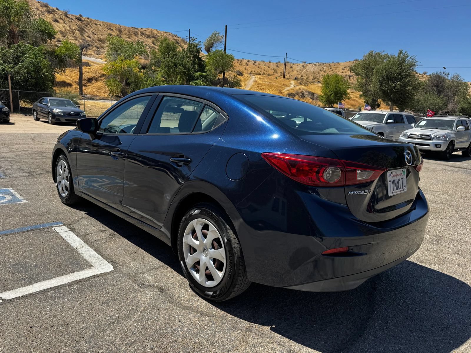 Used 2017 MAZDA MAZDA3 Sport FWD image 5