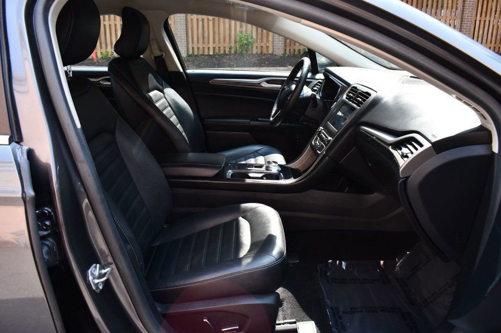 Used 2017 Ford Fusion Energi SE image 31