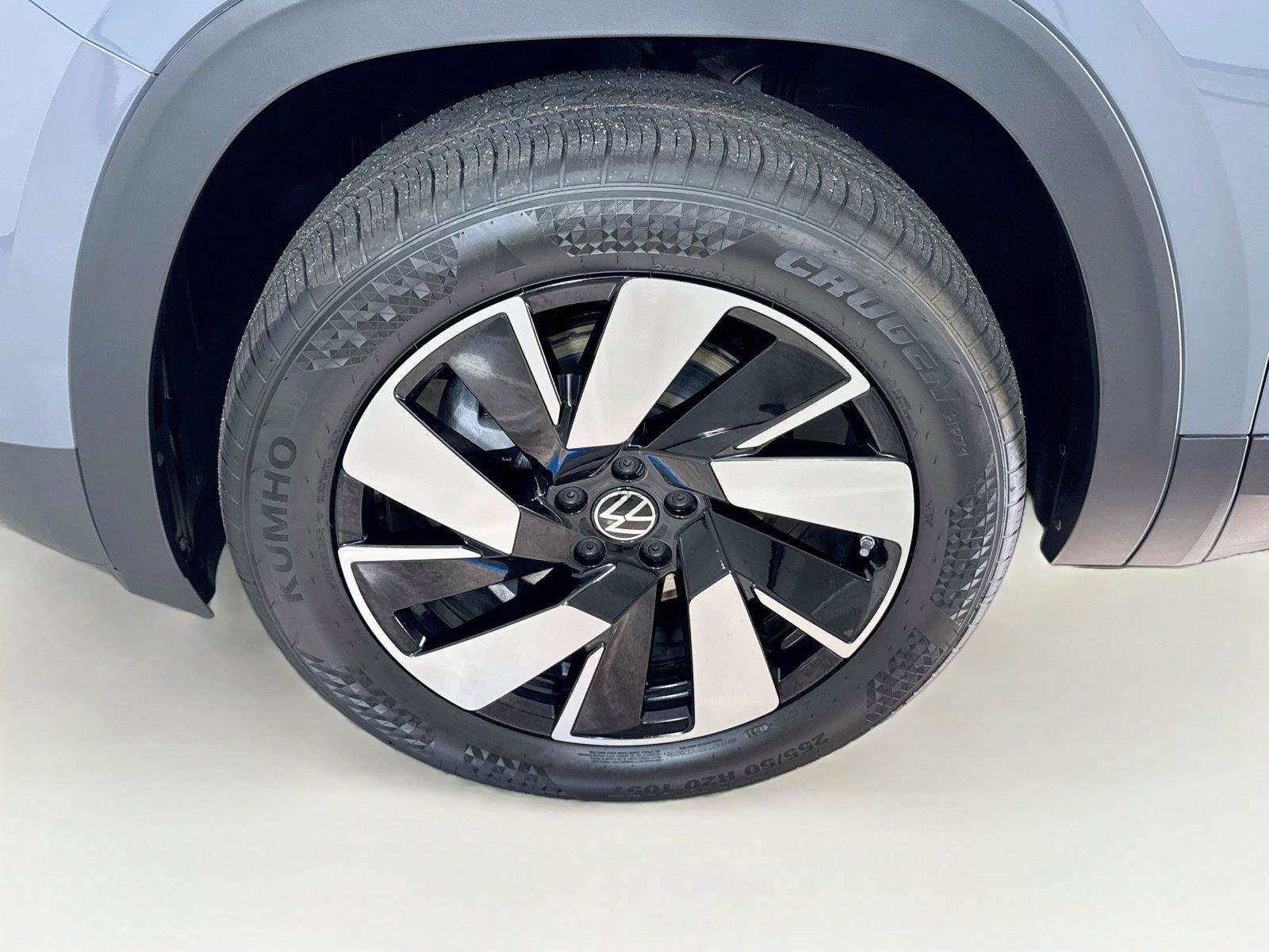 New 2026 Volkswagen Atlas Cross Sport SE FWD image 31