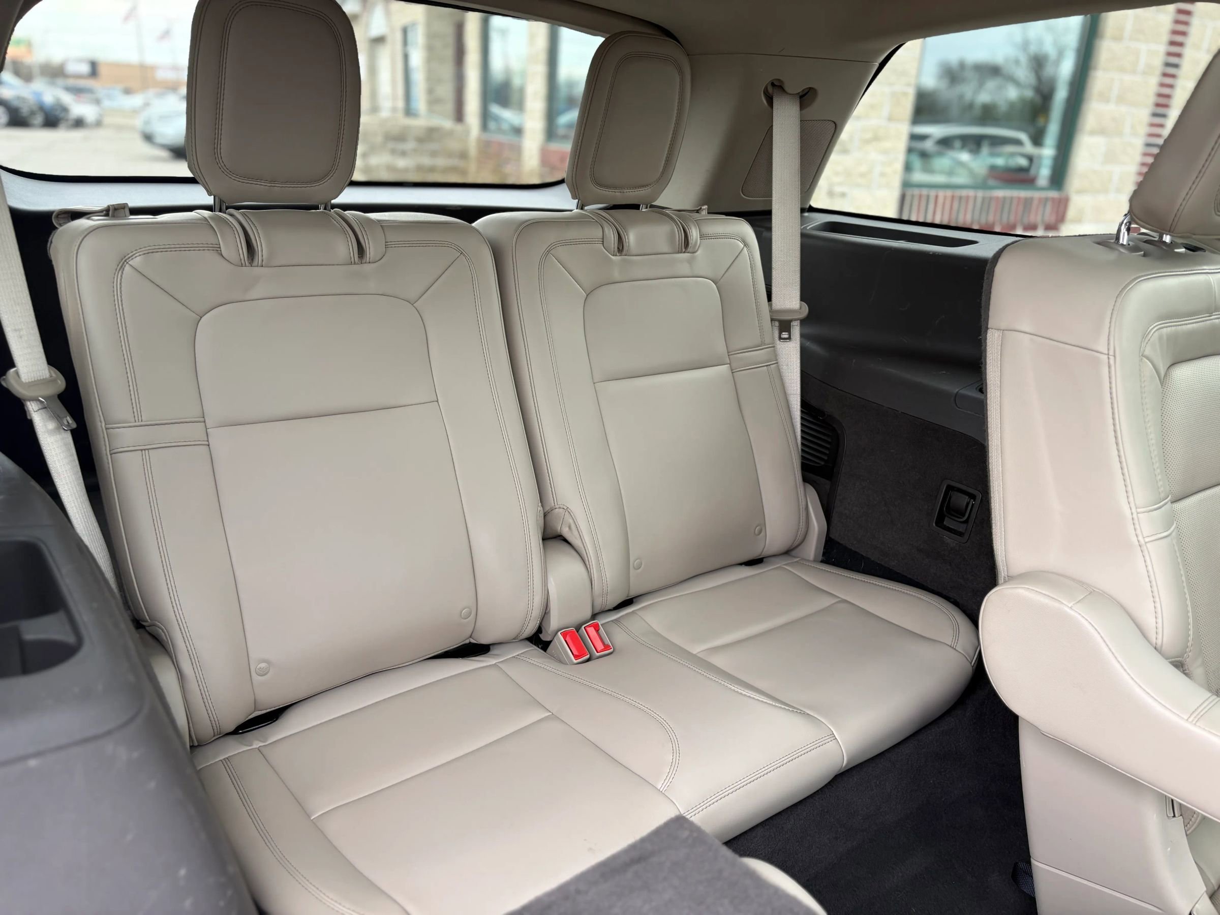 Used 2023 Lincoln Aviator Reserve w/ Equipment Group 201A AWD/4WD image 13