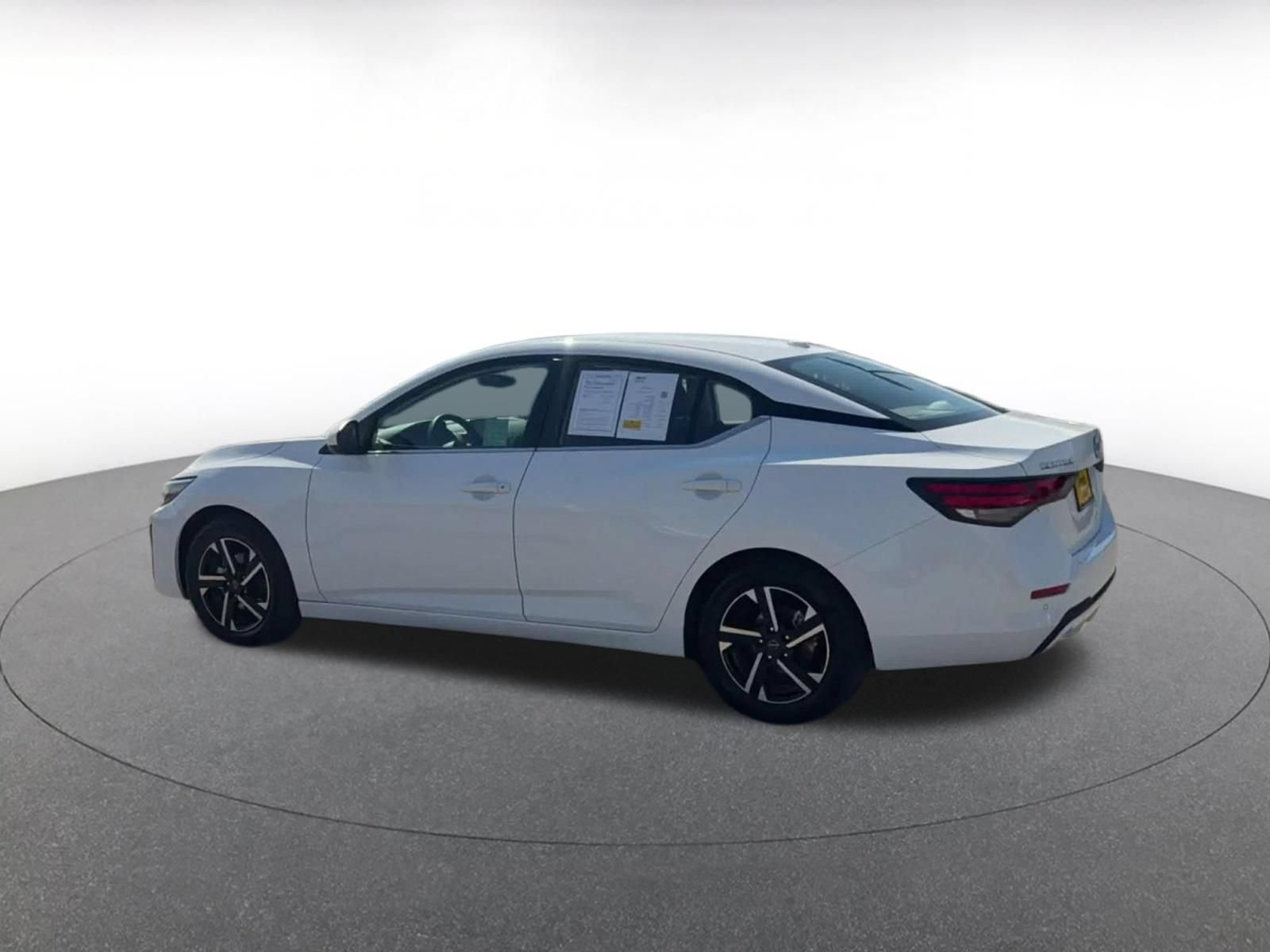 Used 2025 Nissan Sentra SV FWD image 10