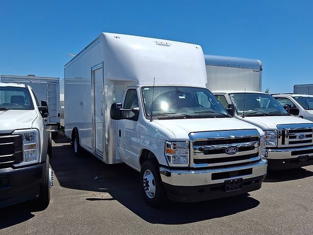 New 2027 Ford E-450 and Econoline 450 Super Duty w/ Power Equipment Group RWD image 2