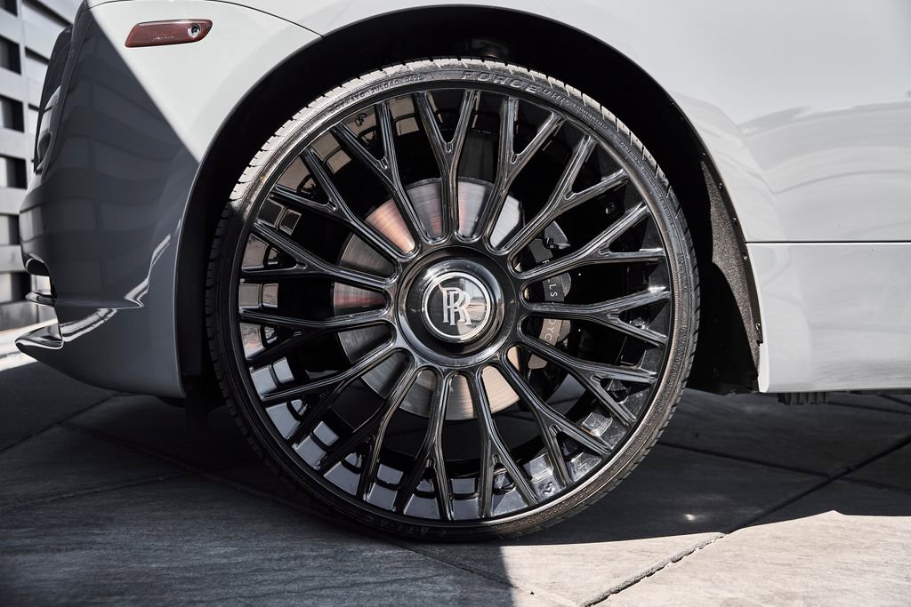 Used 2020 Rolls-Royce Wraith RWD image 4