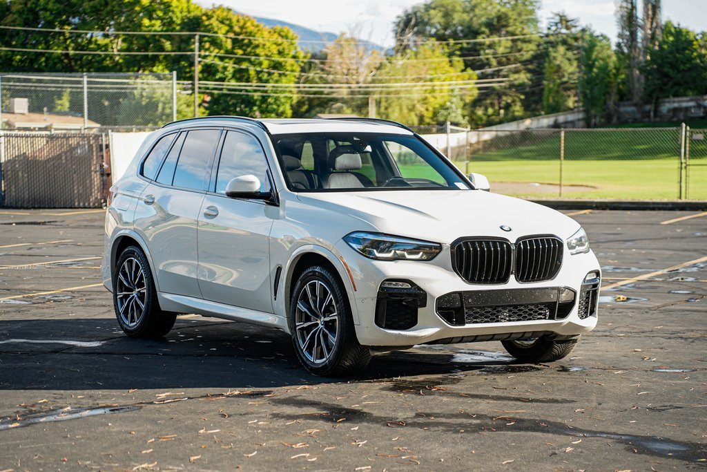 Used 2020 BMW X5 xDrive40i w/ M Sport Package image 3