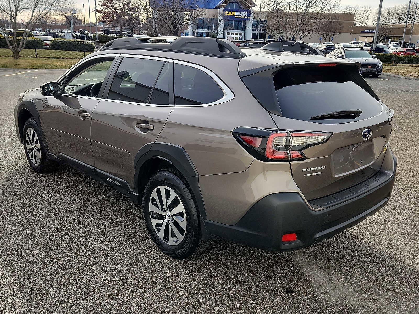 Used 2023 Subaru Outback Premium image 4