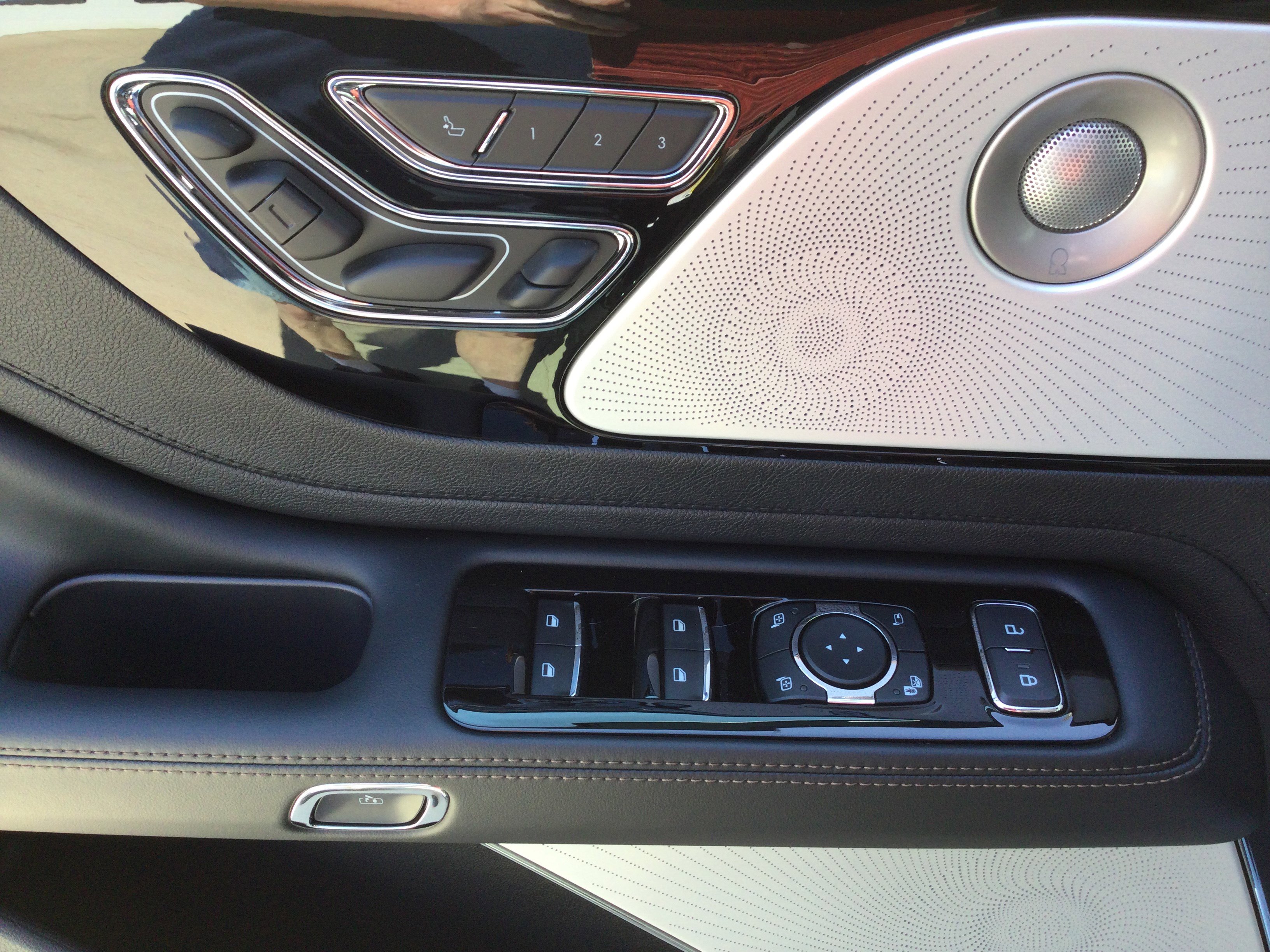 New 2025 Lincoln Aviator Reserve w/ Equipment Group 201A image 9