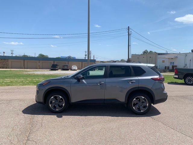 Used 2025 Nissan Rogue SV image 4