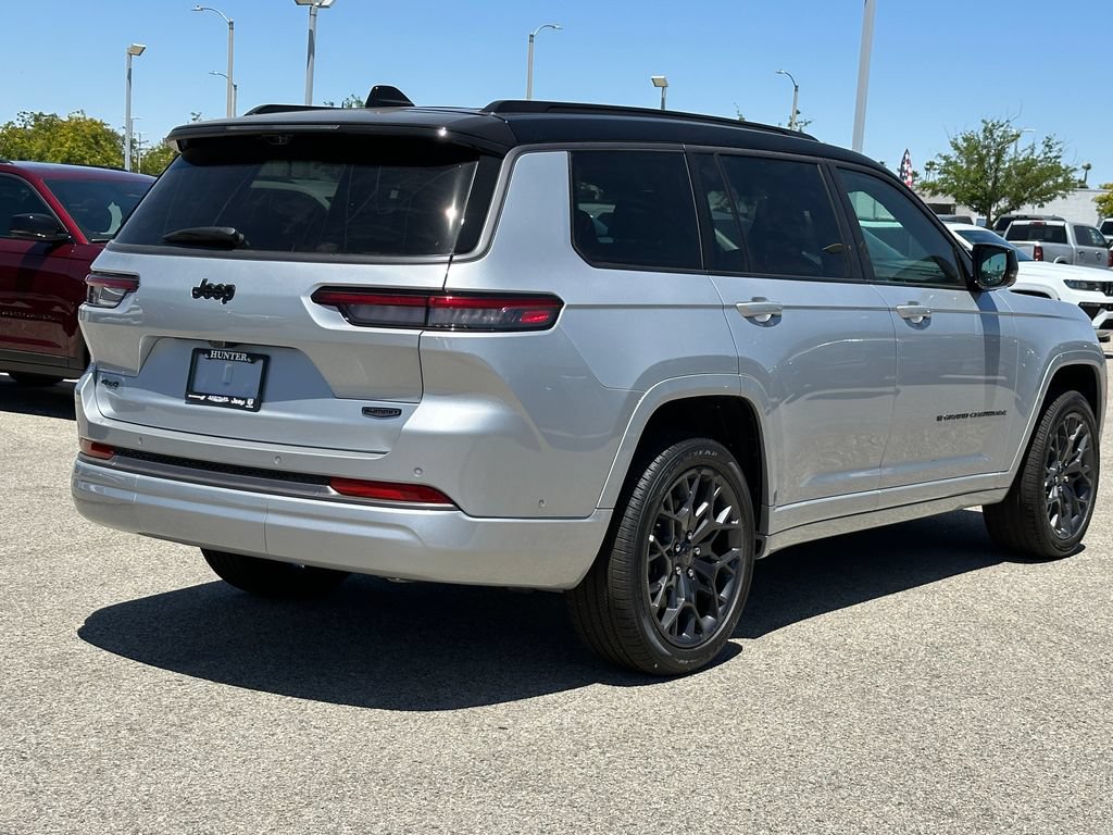 New 2026 Jeep Grand Cherokee L Summit w/ Obsidian Package AWD/4WD image 7