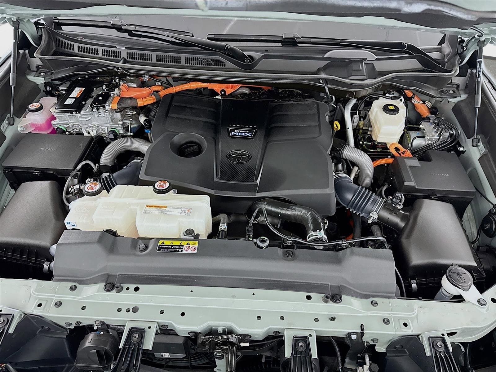 Used 2025 Toyota Sequoia Platinum AWD/4WD image 31