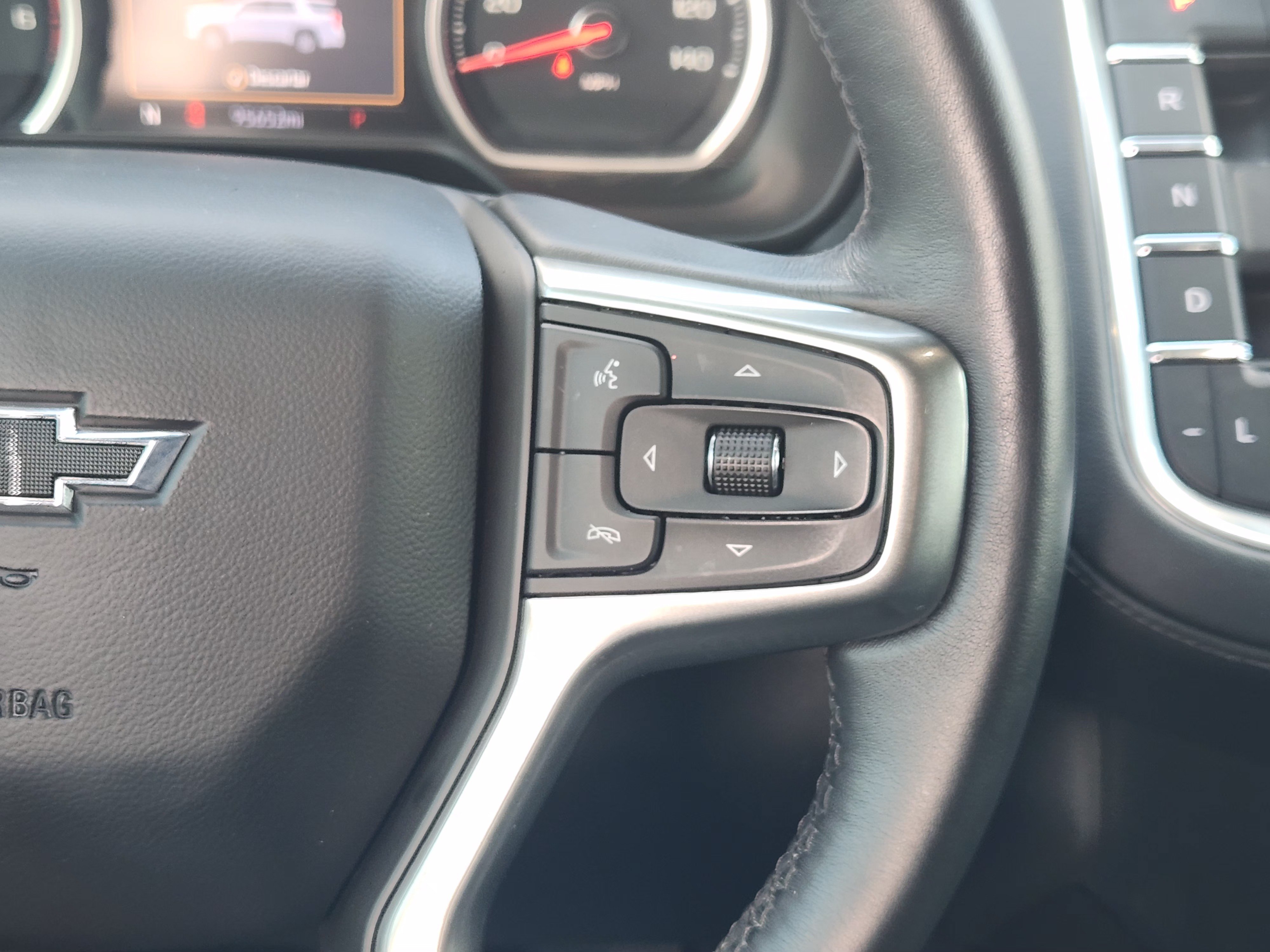 Used 2021 Chevrolet Suburban Z71 w/ Z71 Off-Road Package AWD/4WD image 28