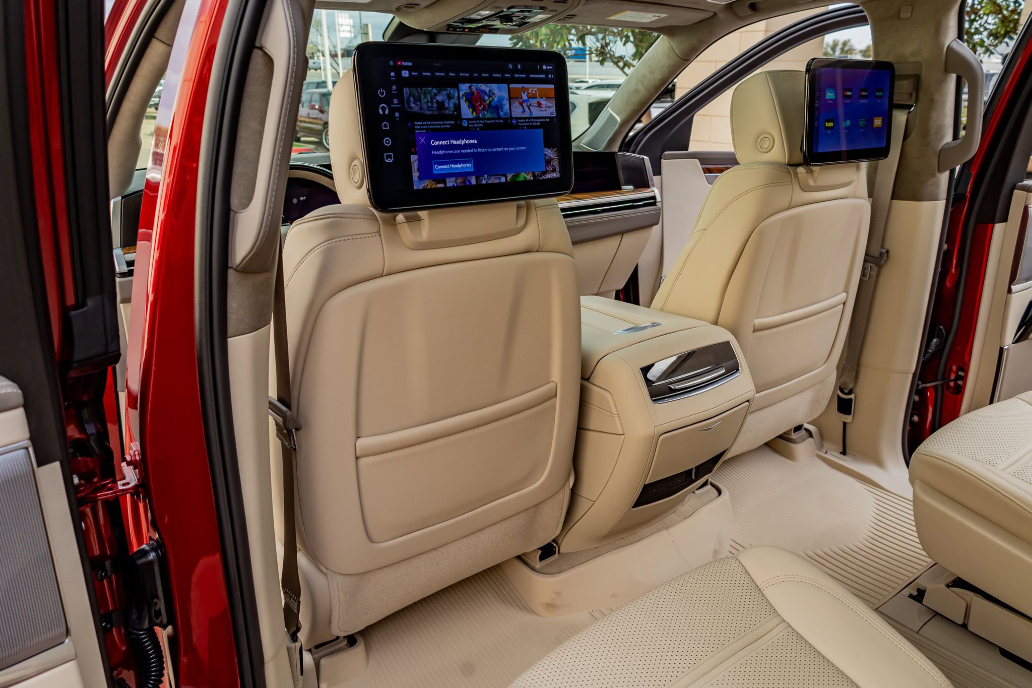 Used 2025 Cadillac Escalade Sport Platinum w/ LPO, Floor Liner Package image 34