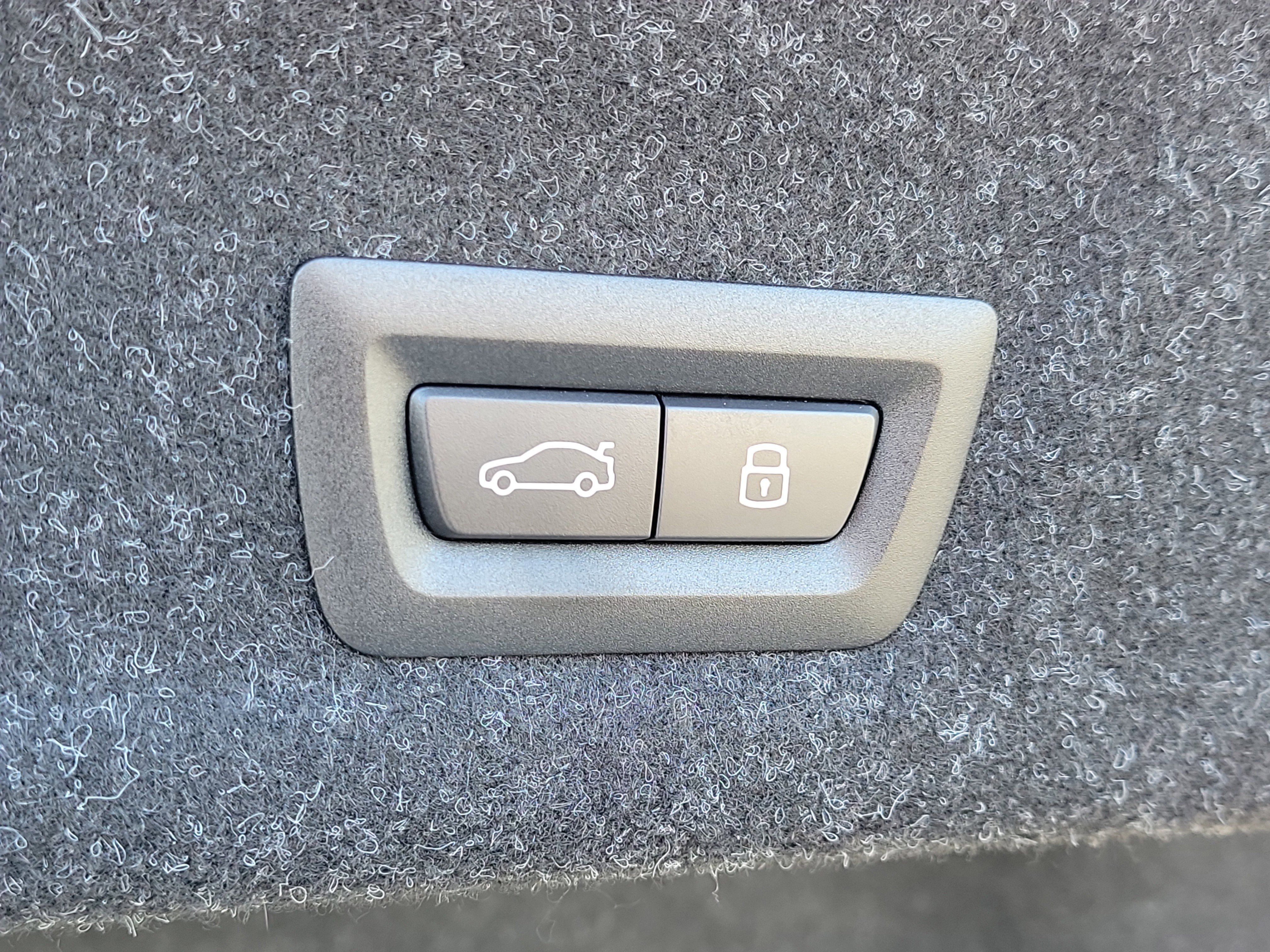 New 2026 BMW 330i Sedan w/ Premium Package image 7