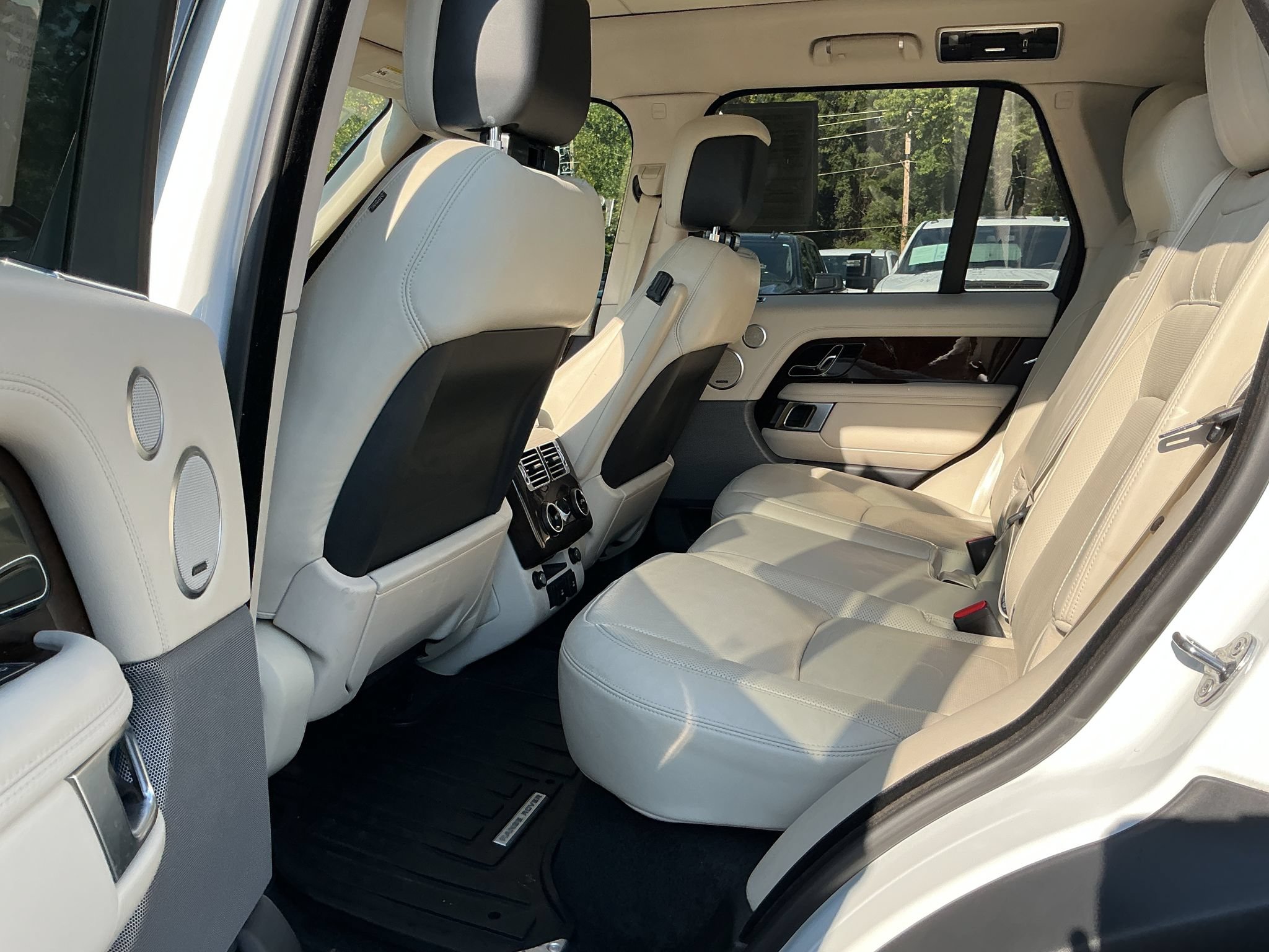 Used 2018 Land Rover Range Rover Supercharged AWD/4WD image 7