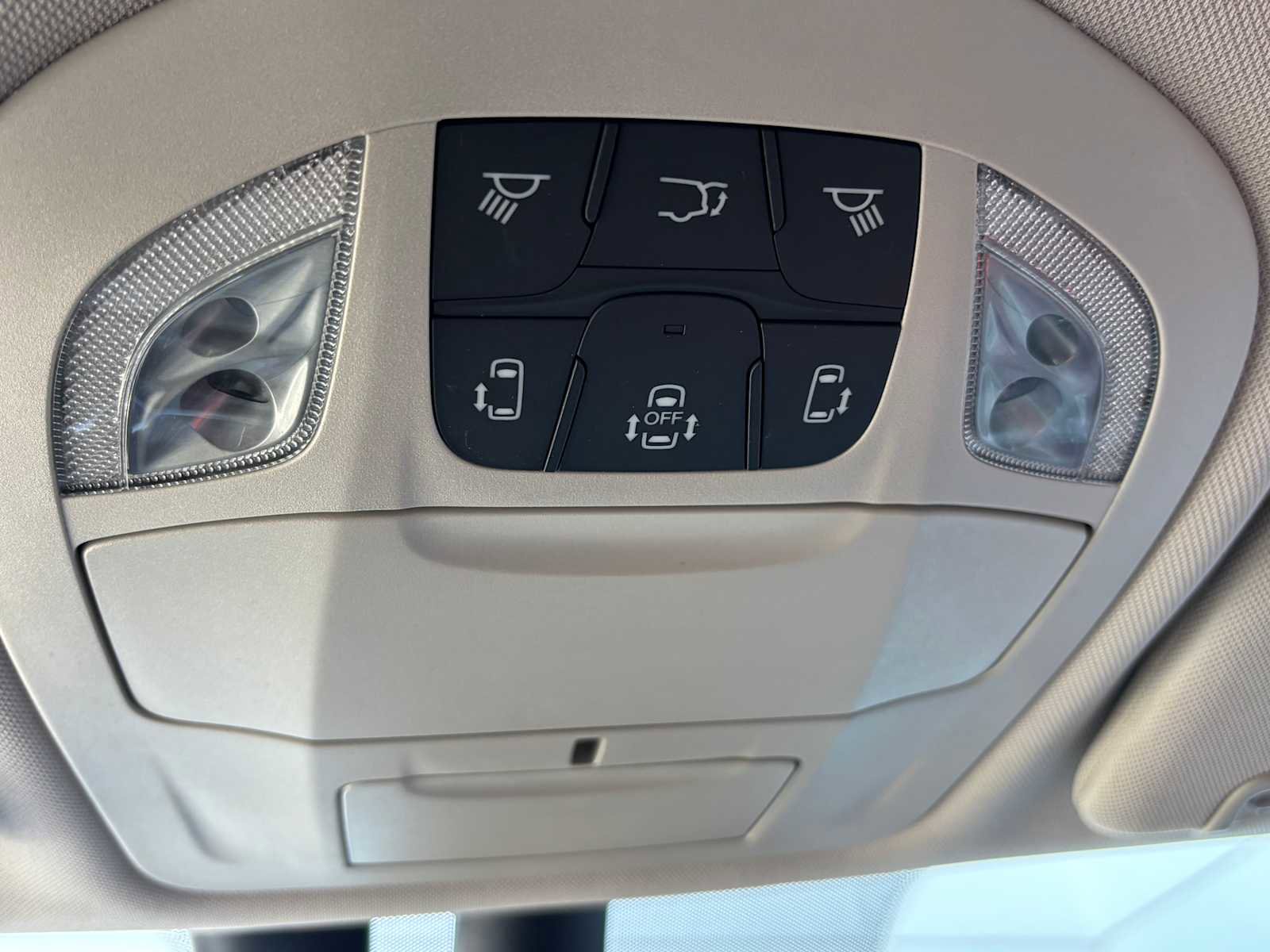 Used 2020 Chrysler Pacifica Touring-L Plus w/ Tire & Wheel Group image 37