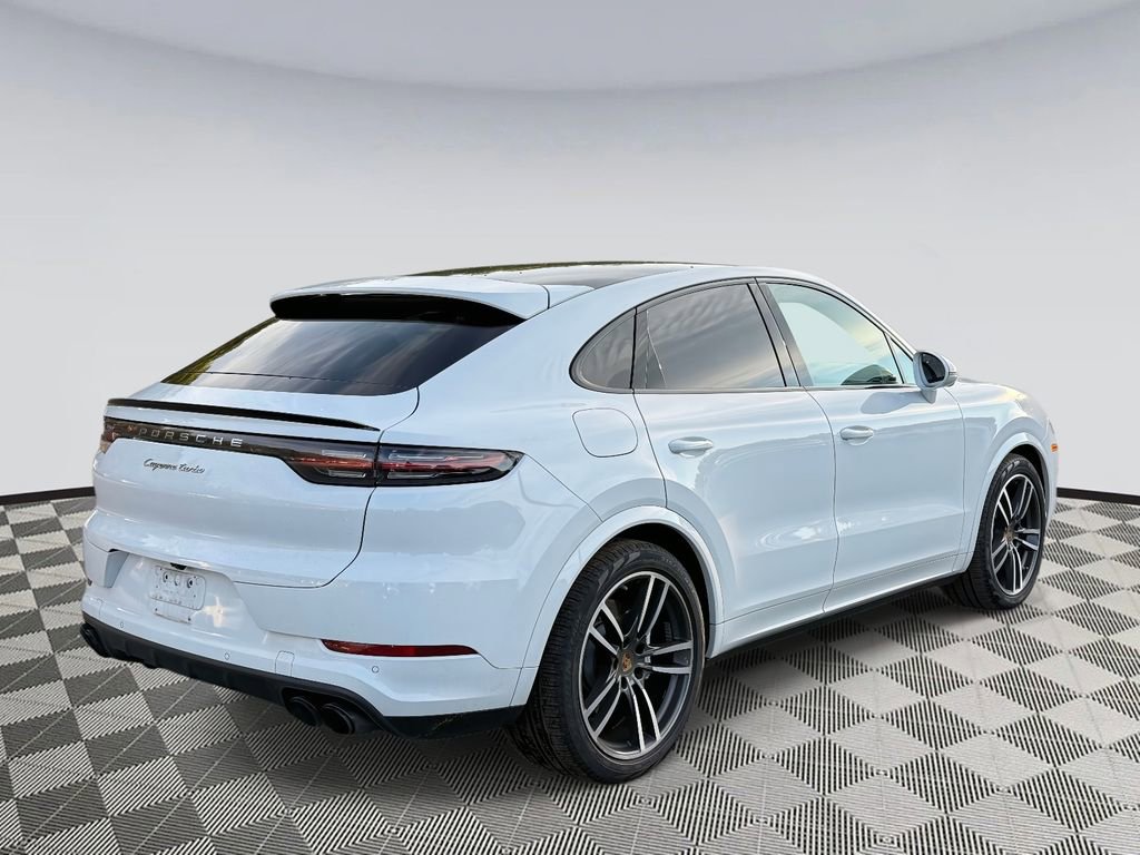 Used 2020 Porsche Cayenne Turbo image 2
