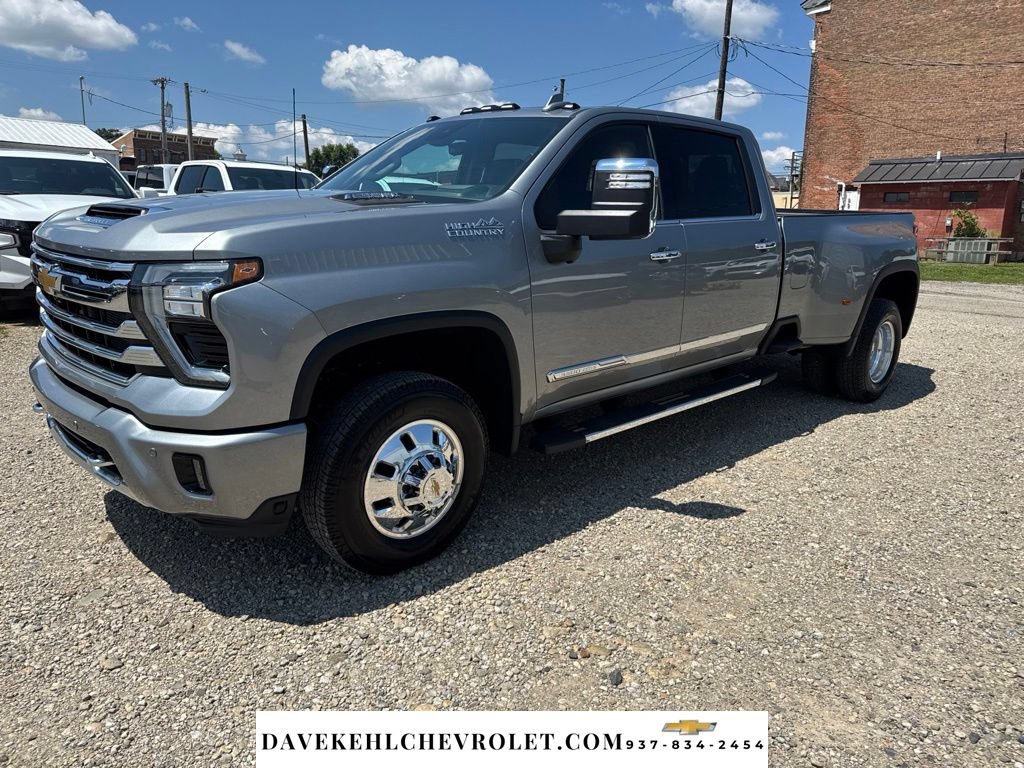 Used 2025 Chevrolet Silverado 3500 High Country w/ High Country Premium Package AWD/4WD image 1
