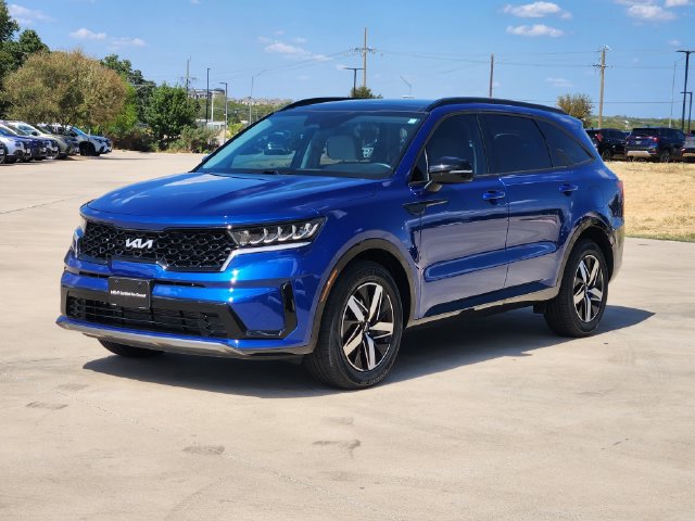 Certified 2022 Kia Sorento S w/ Panoramic Sunroof Package FWD image 3