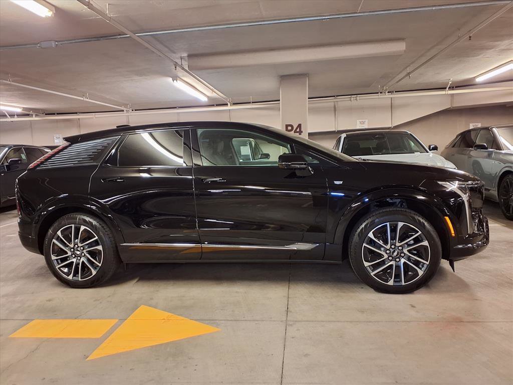 Used 2026 Cadillac Optiq Sport 2 image 4