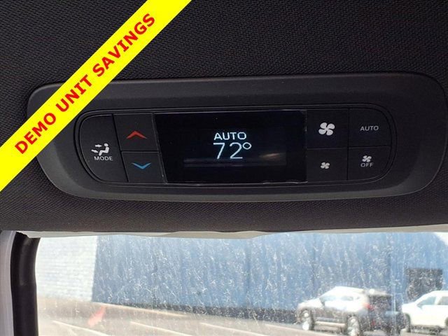 New 2026 Chrysler Pacifica Select image 23