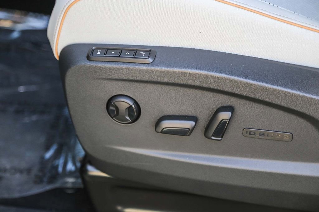 New 2025 Volkswagen ID. Buzz Pro S Plus image 32