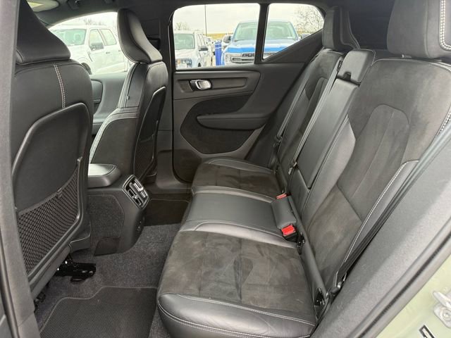 Used 2021 Volvo XC40 P8 Recharge image 4