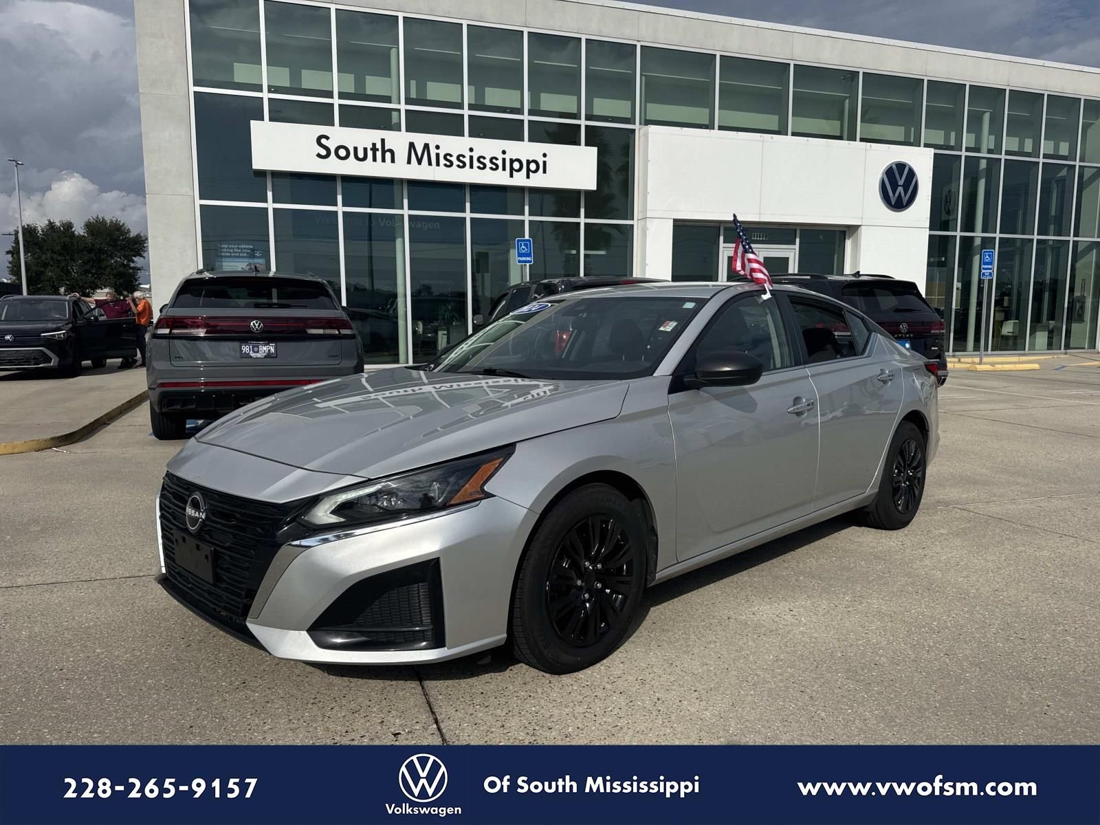 Used 2024 Nissan Altima 2.5 S image 1