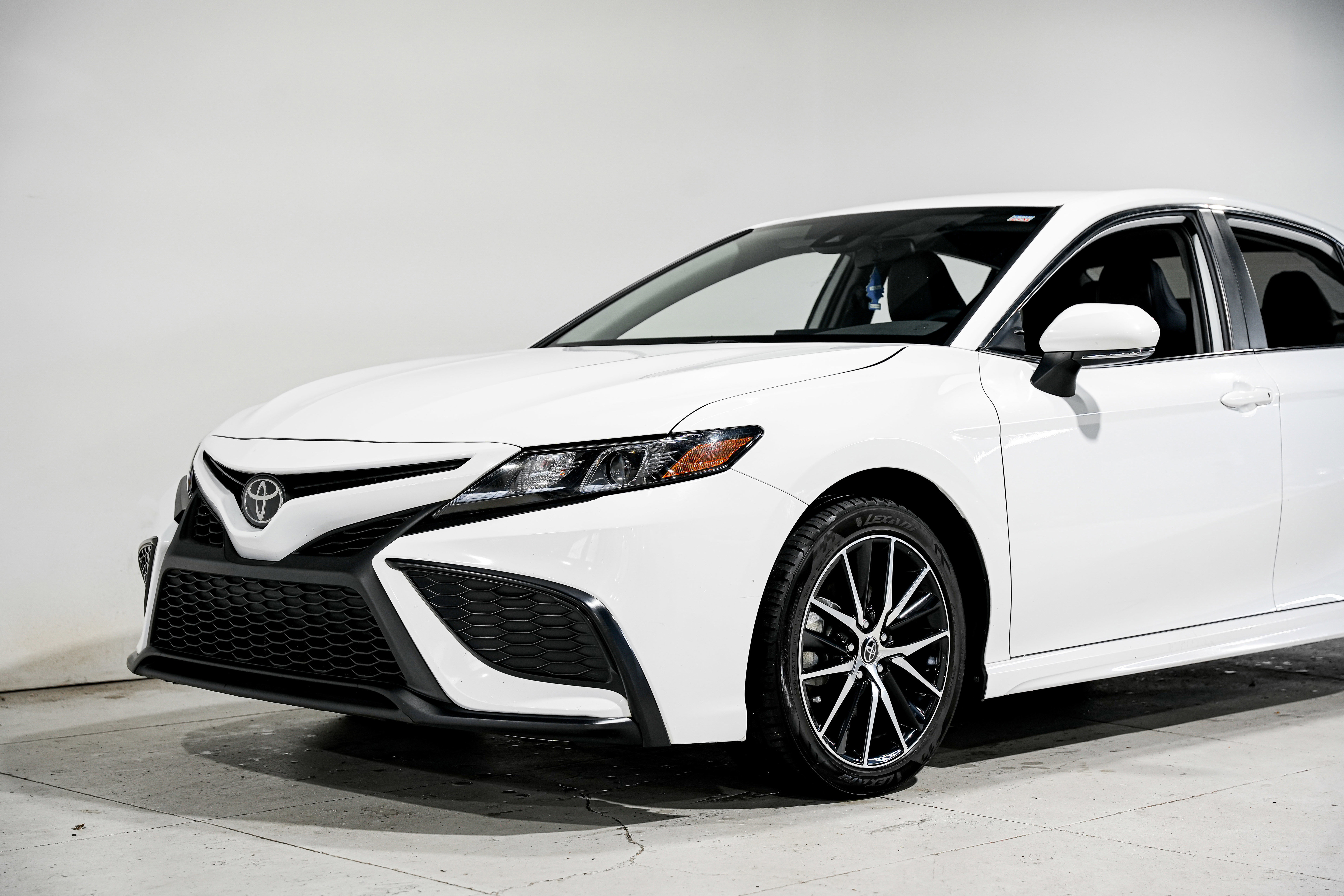 Used 2024 Toyota Camry SE FWD image 35