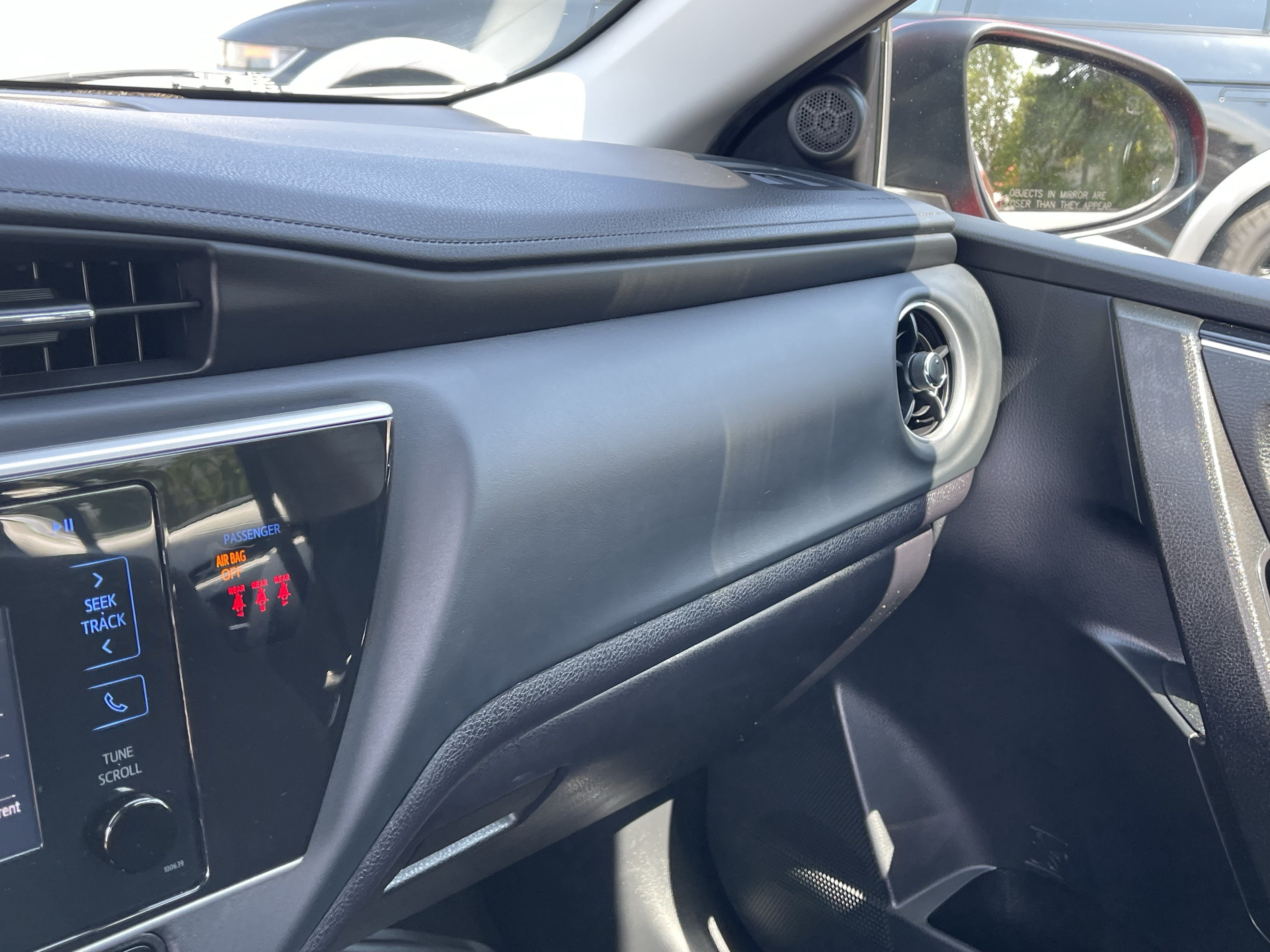 Used 2019 Toyota Corolla LE FWD image 25