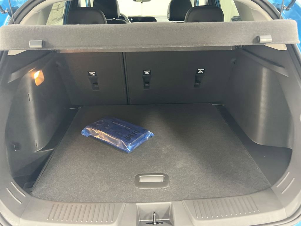 Used 2025 Chevrolet Trax LT w/ Driver Confidence Package image 23