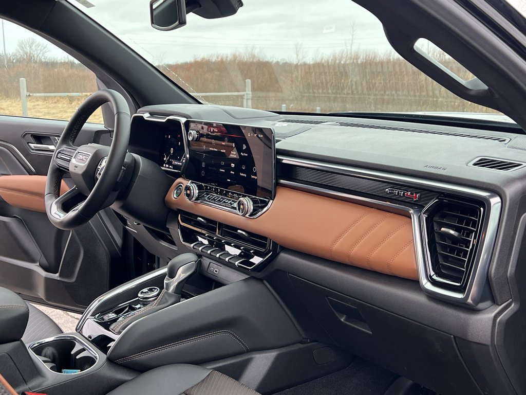 Used 2025 GMC Canyon AT4 w/ Nightfall Edition image 29