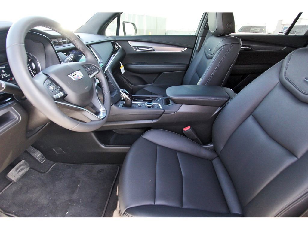 New 2025 Cadillac XT6 Luxury AWD/4WD image 6