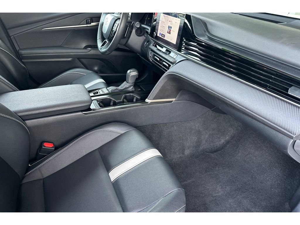 Certified 2025 Toyota Camry SE image 17
