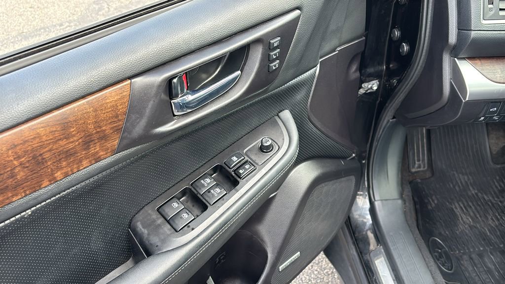 Used 2017 Subaru Outback 2.5i Limited AWD/4WD image 14