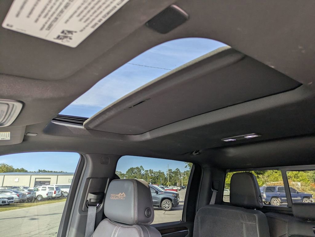 Used 2025 Chevrolet Silverado 2500 High Country w/ High Country Premium Package image 16