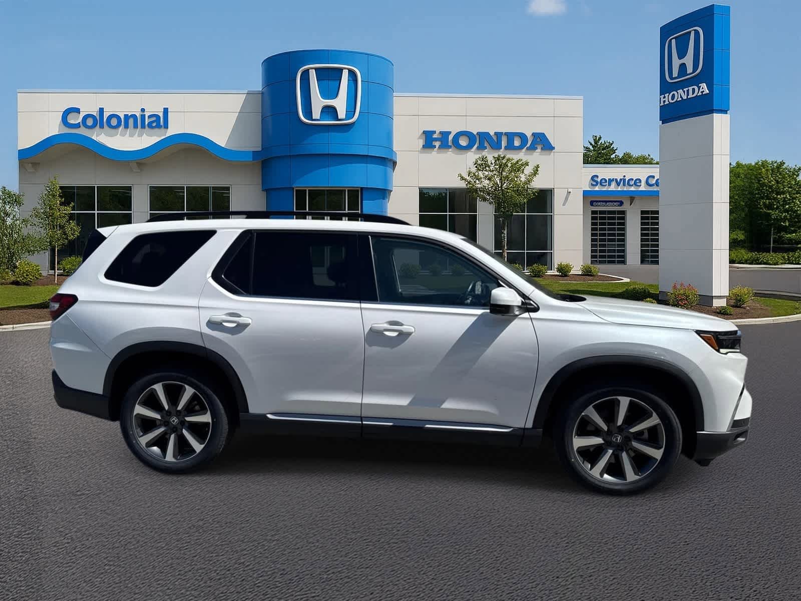 Used 2025 Honda Pilot Elite image 8