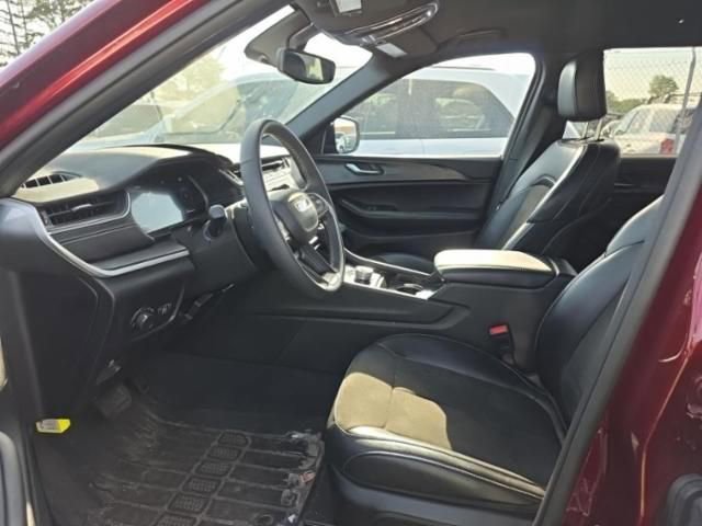 Used 2023 Jeep Grand Cherokee L Laredo AWD/4WD image 3