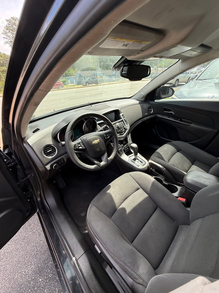 Used 2016 Chevrolet Cruze LT image 6