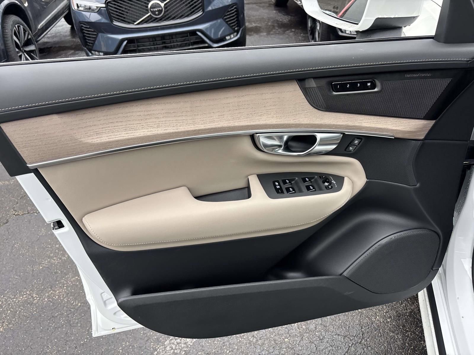 New 2026 Volvo XC90 B6 Plus w/ Protection Package Premier image 11