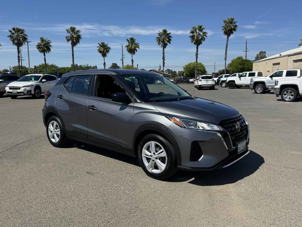 Used 2021 Nissan Kicks S FWD image 11